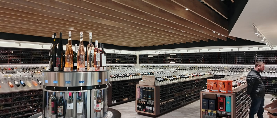 Mobilier personalizat pentru spatii comerciale – solutii profesionale pentru retail si HoReCa